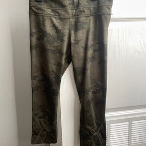 Lululemon 3/4 length leggings